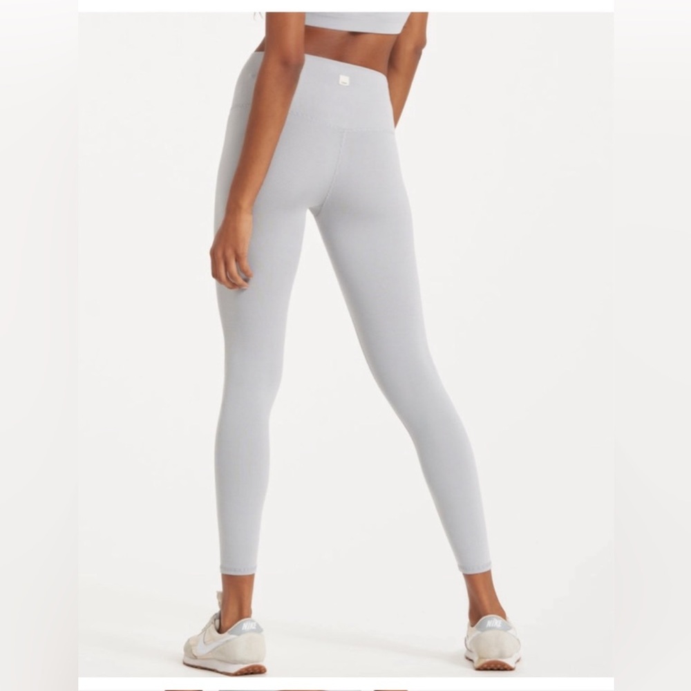 Vuori Lux rib - size S - EUC - grey